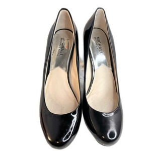 Michael Michael Kors Women's pumps in a black color patent leather patent 9.5.